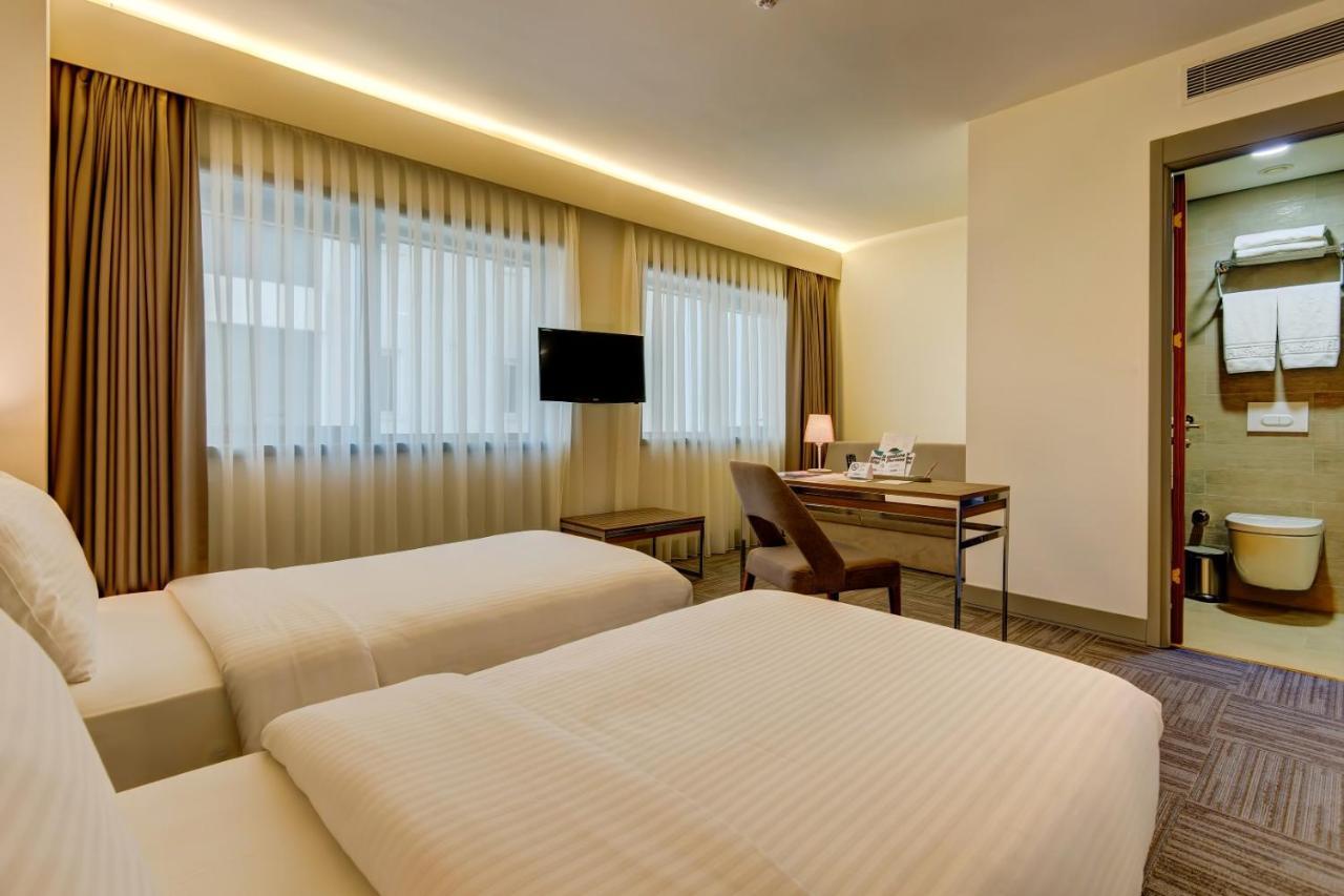 พลัส โฮเต็ล บอสตันซี อะทาเซเฮียร์ Hotel อิสตันบูล ภายนอก รูปภาพ