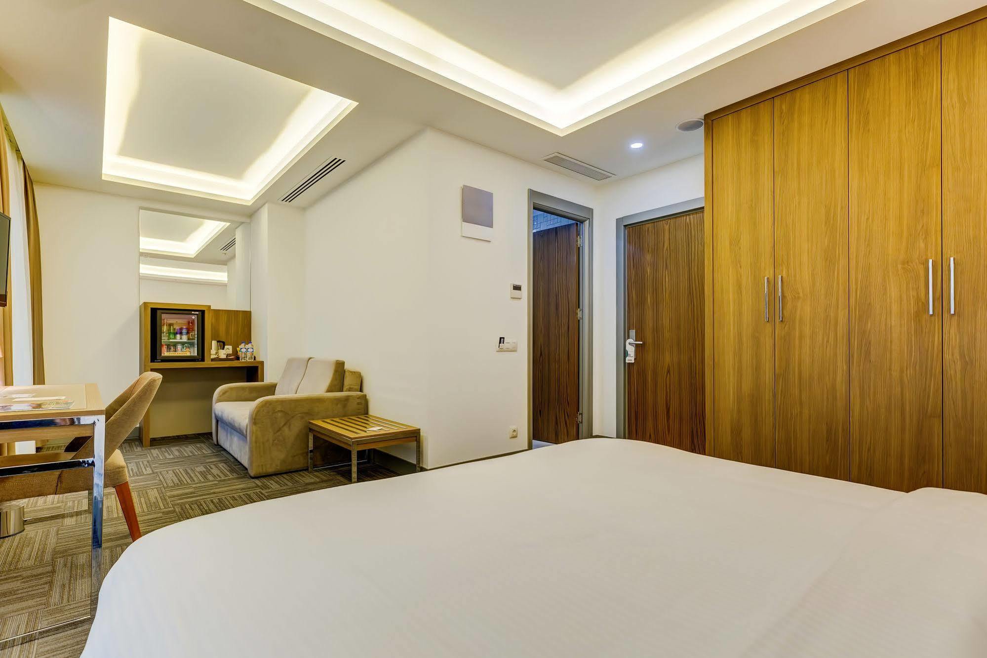 พลัส โฮเต็ล บอสตันซี อะทาเซเฮียร์ Hotel อิสตันบูล ภายนอก รูปภาพ
